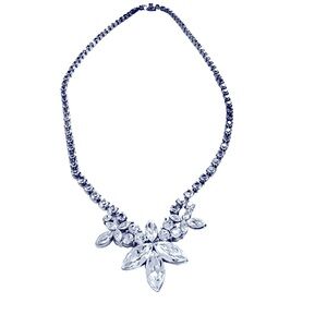 Brilliant Vintage Monet Lariat Rhinestone Necklace. 20 inches. EUC.